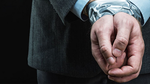 Haende-gefesselt-65642706-AS-Nomad-Soul