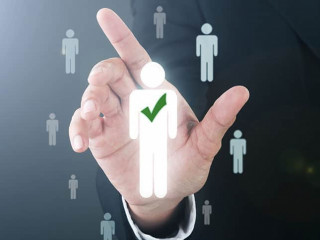 Anzugtraeger-Hand-Maennchen-301561415-AS-aekkorn