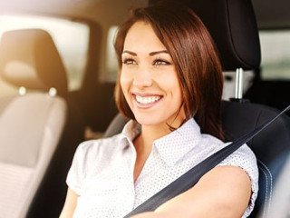 Fahrerin-Laecheln-254676441-AS-dusanpetkovic1