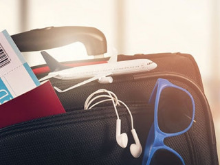 Gepaeck-Ticket-273823429-AS-ronstik