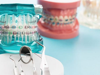 Gebisse-Instrumente-242078532-AS-sujit