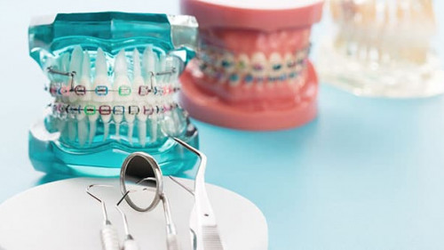 Gebisse-Instrumente-242078532-AS-sujit