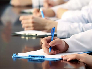 AerztInnen-Notizblock-79521560-AS-Africa-Studio