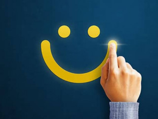 Hand-Smiley-233557617-AS-sichon