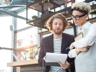 Restaurant-Manager-Koechin-192737983-AS-pressmaster