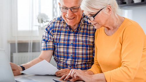 Senioren-Laptop-278538636-AS-leszekglasner