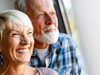 Senioren-Fenster-302145622-AS-NDABCREATIVITY