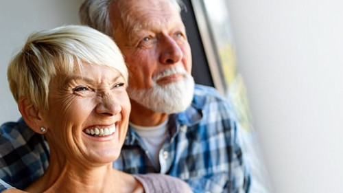 Senioren-Fenster-302145622-AS-NDABCREATIVITY