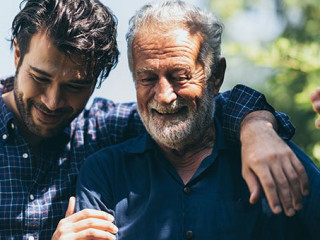 Vater-Sohn-328886582-AS-chokniti