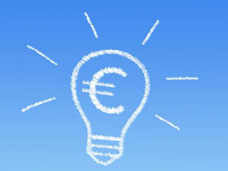 Gluehbirne-Wolken-Euro-64746318-AS-paisan191