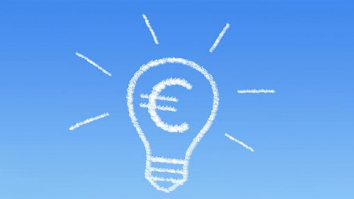 Gluehbirne-Wolken-Euro-64746318-AS-paisan191