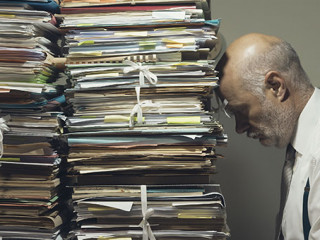 Mann-Akten-297320948-AS-stokkete