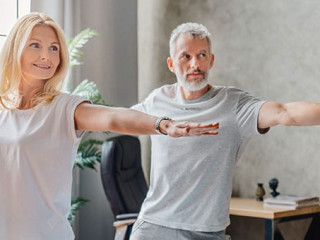 Paar-Yoga-356735285-AS-InsideCreativeHouse