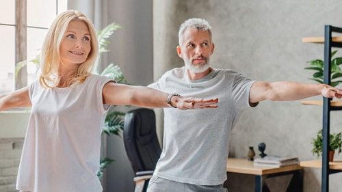 Paar-Yoga-356735285-AS-InsideCreativeHouse