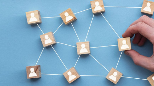 Team-Spielsteine-308761094-AS-inkdrop