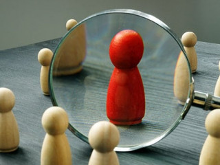 Lupe_Spielfiguren_239118466-AS--VitaliiVodolazskyi