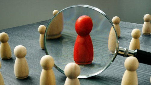 Lupe_Spielfiguren_239118466-AS--VitaliiVodolazskyi