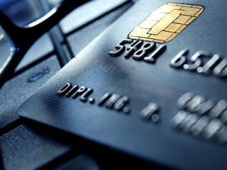 Kreditkarte-Brille-53644889-AS-svort