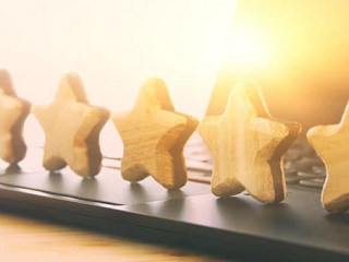 5-Sterne-Laptop-239053680-AS-tomertu