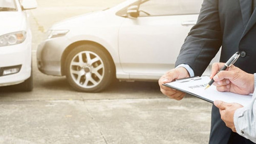 Auto-Unfall-Versicherung-175975347-AS-memyjo