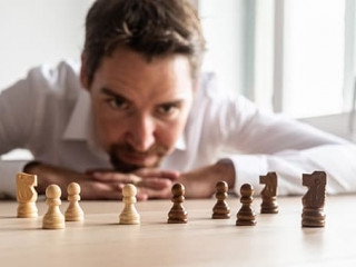 Mann-Schach-232920695-AS-Gajus