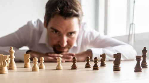 Mann-Schach-232920695-AS-Gajus