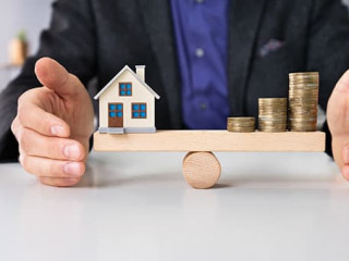 Wippe-Haus-314751221-aS-AndreyPopov