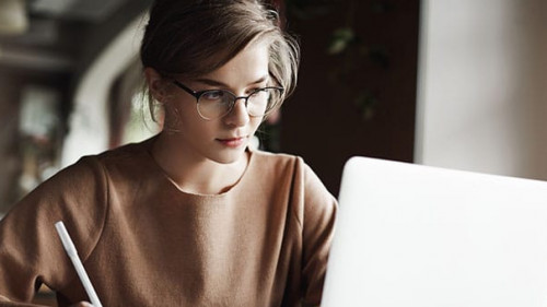 Teen-Laptop-219832523-AS-LiubovLevytska