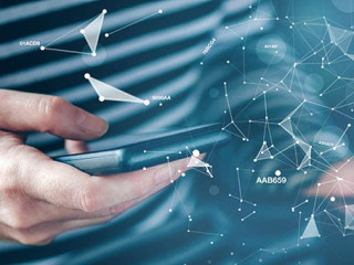 Hand-Telefon-107692785-AS-BitsandSplits