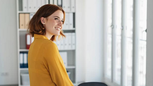 Business-Frau-315623269-AS-contrastwerkstatt