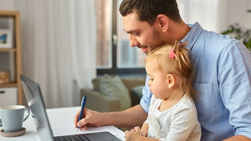 Vater-Tochter-309981240-AS-SydaProductions