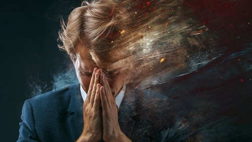 Businessmann-verwischt-234448632-AS-UliaKoltyrina