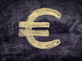 Tafel-Euro-110521631-AS-Stepan-Popov