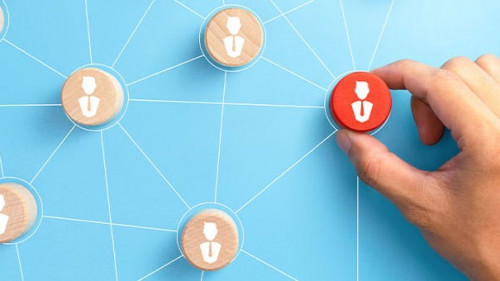 Hand-Koepfe-305237274-AS-Worawut