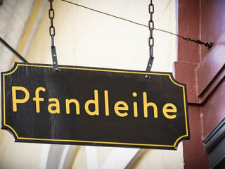 Pfandleihe-Schild-247779199-AS-Thomas-Reimer