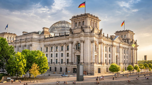 Bundestag-219776591-AS-frank-peters