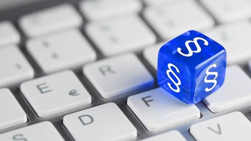 Paragraph Paragraf Zeichen - blauer Wrfel auf Tastatur