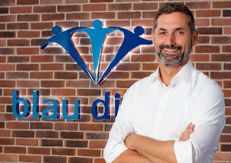Dirk-Henkies-2020-blau-direkt