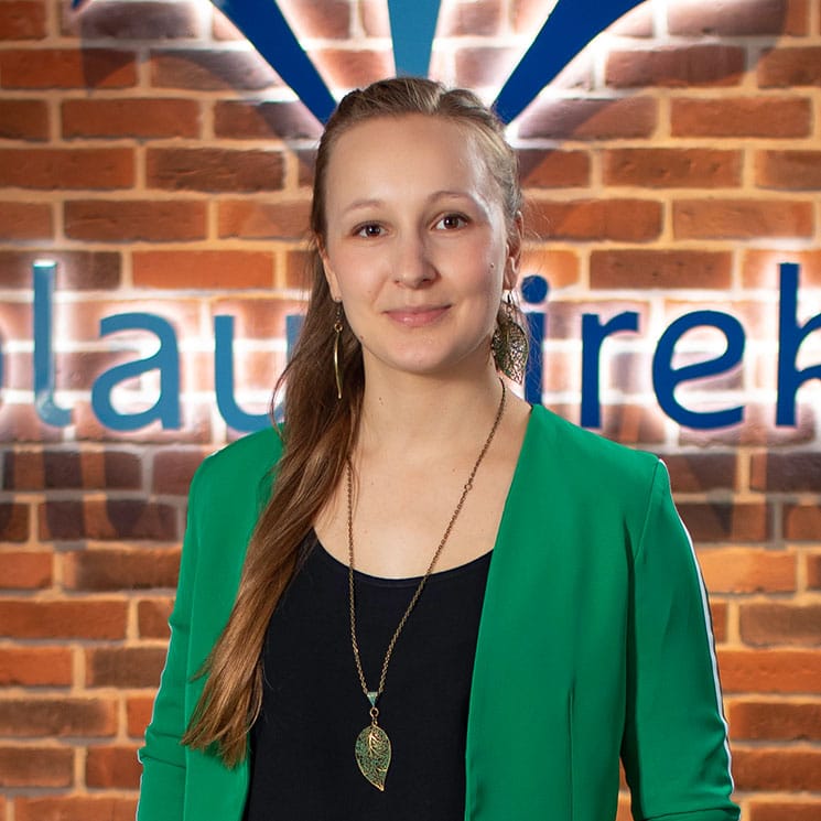 Katharina-Jaeger-2021-blau-direkt