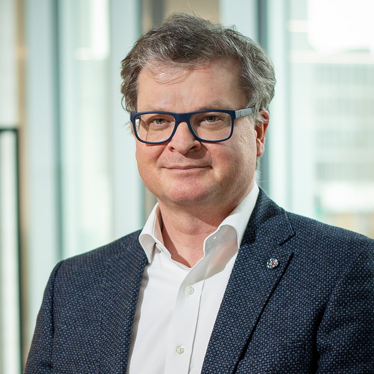 Matthias-Hansen-2021-Smart-InsurTech