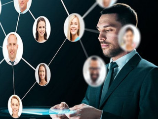 Anzugtraeger-Netzwerk-159745825-AS-Syda-Productions