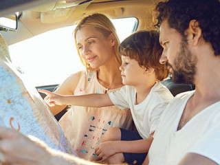 Familie-Auto-Landkarte-210470100-AS-Studio-Romantic