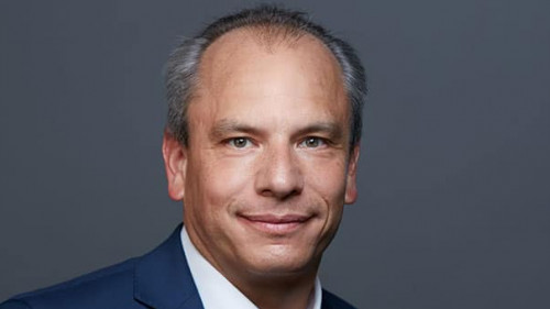 Dr-Sven-Janssen-2021-iFunded