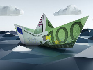 Geldschein-Schiff-188693111-AS-peterschreiber-media