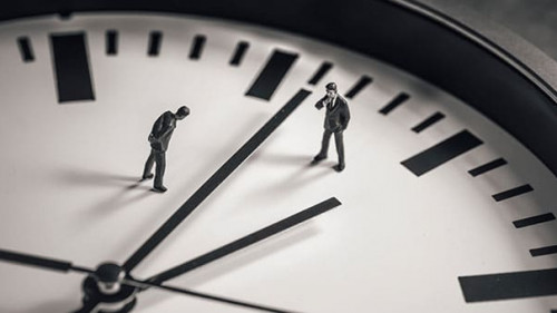 Maennchen-Uhr-191927339-AS-kirill-makarov