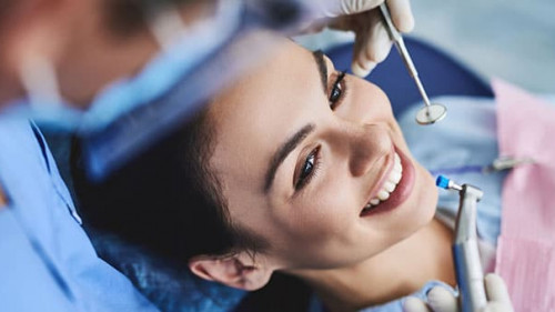 Zahnarzt-Patientin-255770327-AS-Yakobchuk-Olena