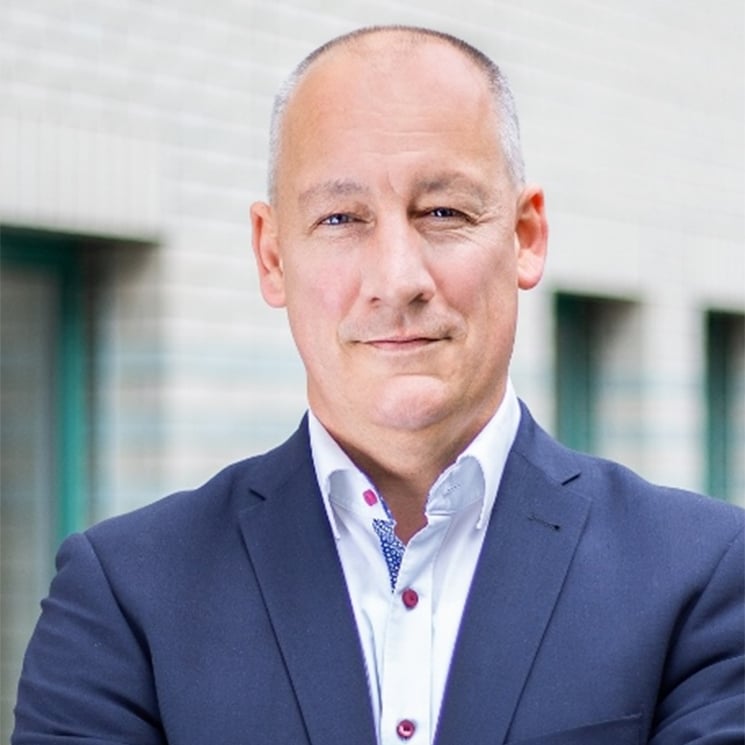 Marc-Hinrichsen-2021-Hans-John-Versicherungsmakler