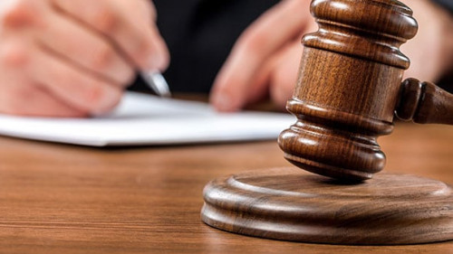 Richter-Hammer-84497187-AS-BillionPhotos-com