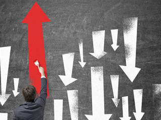 Anzugtraeger-Pfeile-102622538-FO-denisismagilov