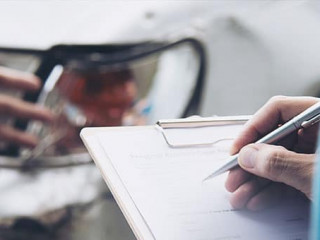 Auto-Schaden-Gutachter-303497323-AS-pairhandmade